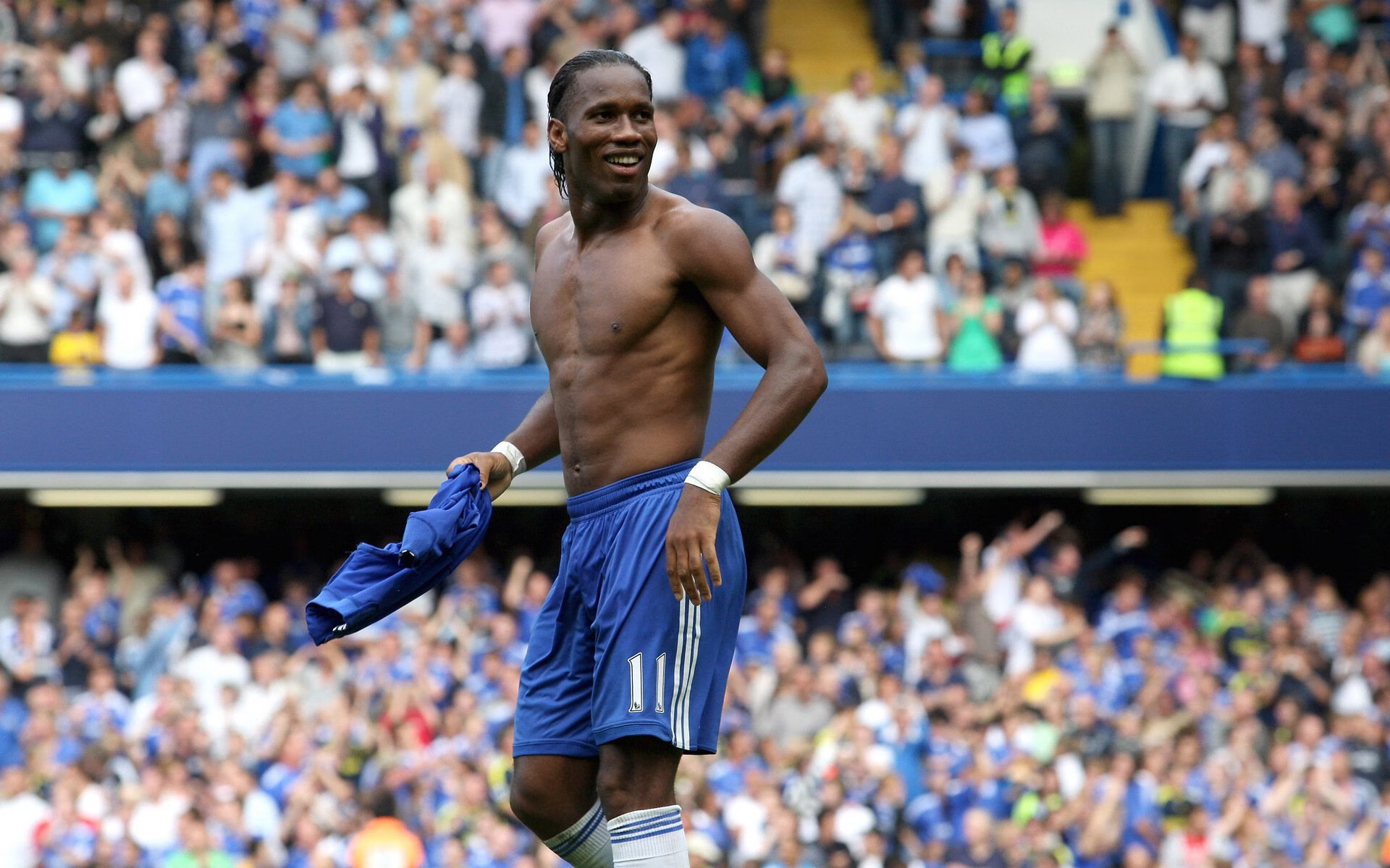 DWG带队取胜！莱万多夫斯基关键助攻点燃全场